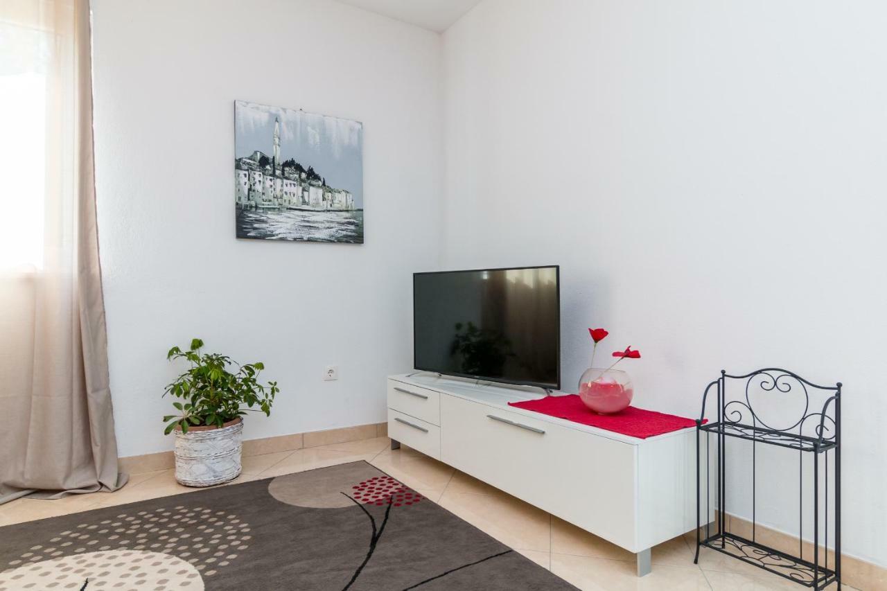 Apartment Jurasin Kastela Luaran gambar